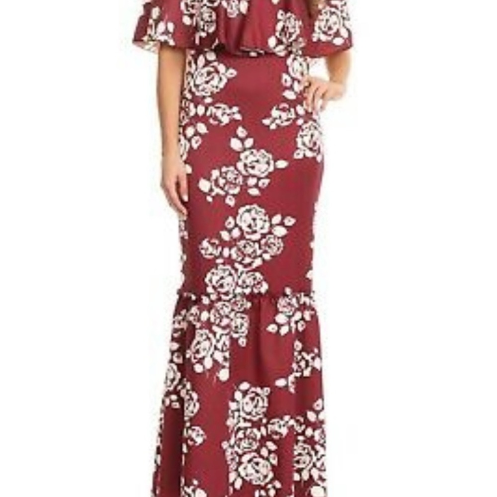 New Floral Off shoulder mermaid style maxi dress Size Medium